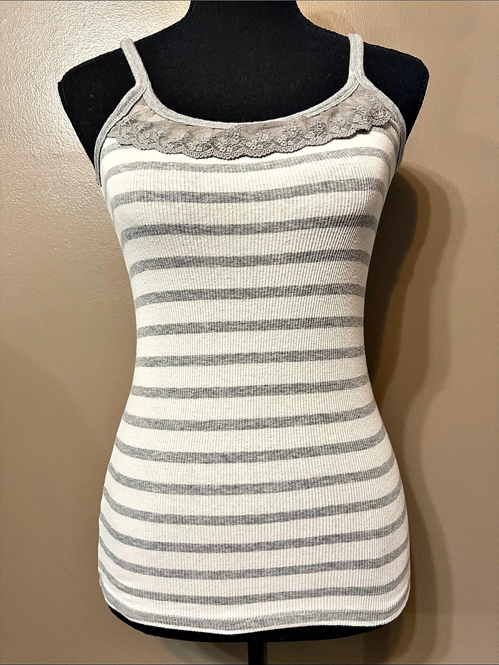 SO Striped Lace Trim Tank Top in White & Gray Size XS Like New